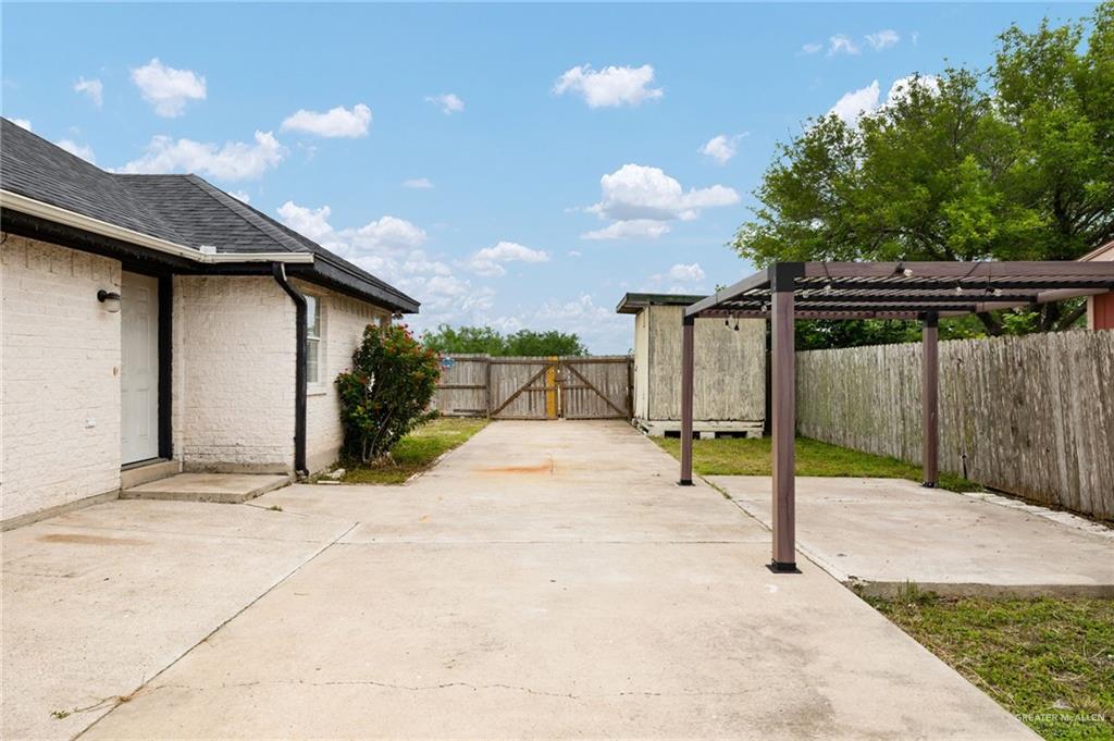 Photo 17 of 192 Laureles Drive