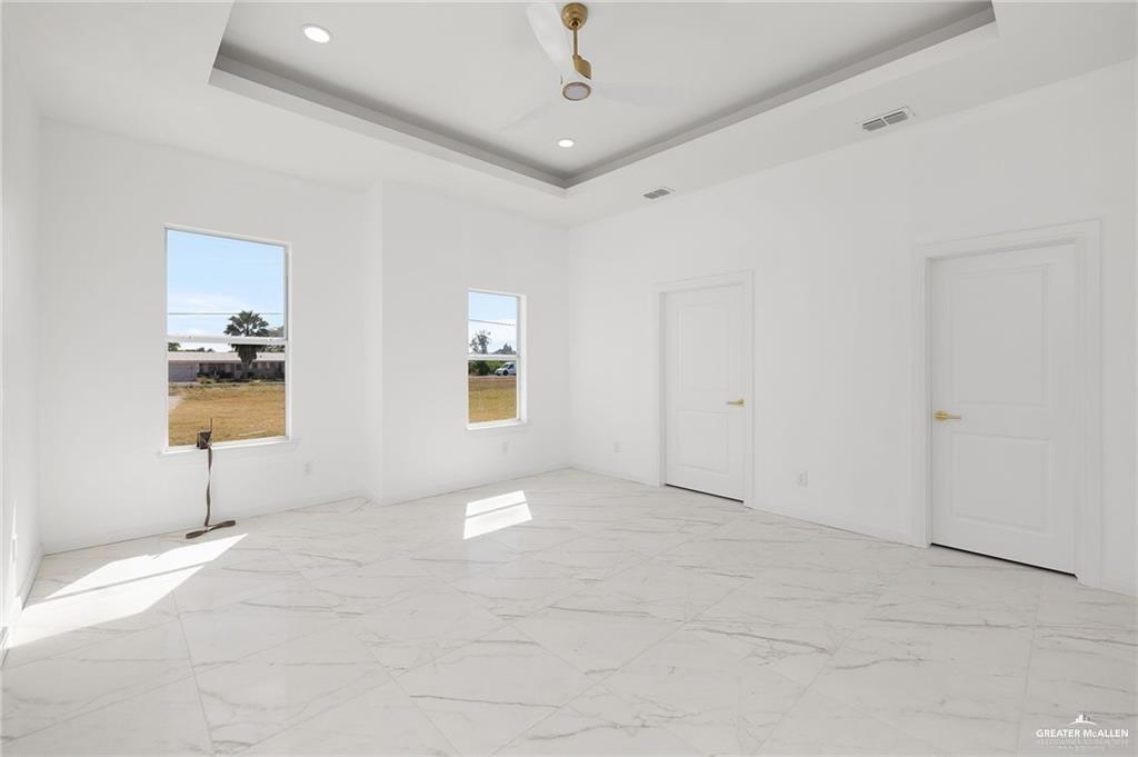 Photo 11 of 954 Milanos Road