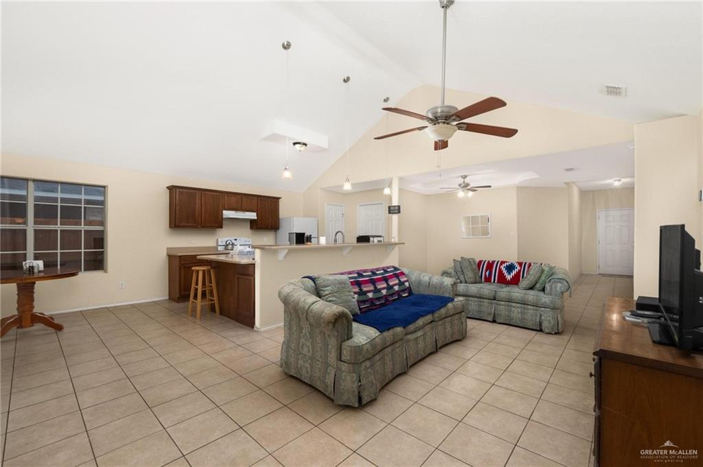 Photo 2 of 4716 Xanthisma Avenue