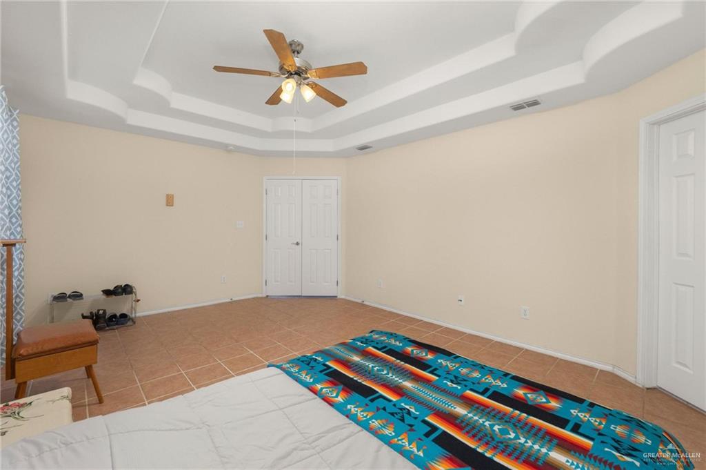 Photo 7 of 4716 Xanthisma Avenue