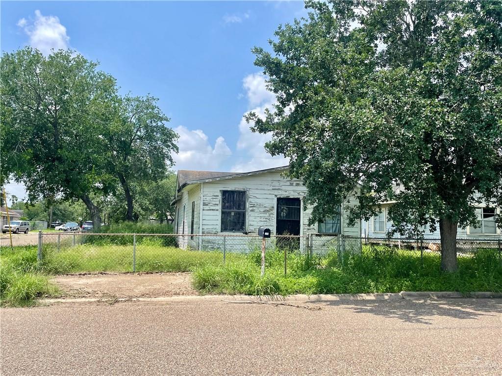 Photo 1 of 622 Samano Street, Edinburg