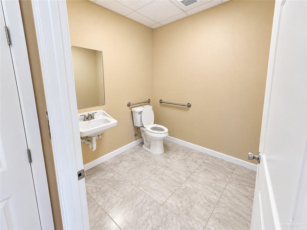 Photo 14 of 210 Conway Avenue