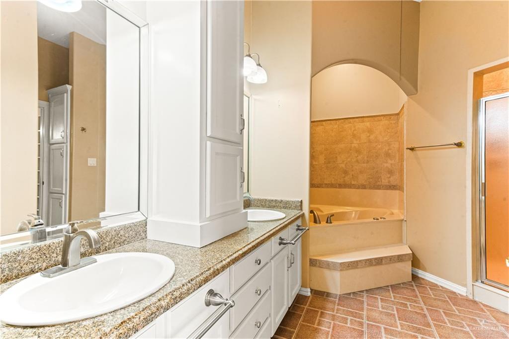 Photo 13 of 704 Redbud Avenue