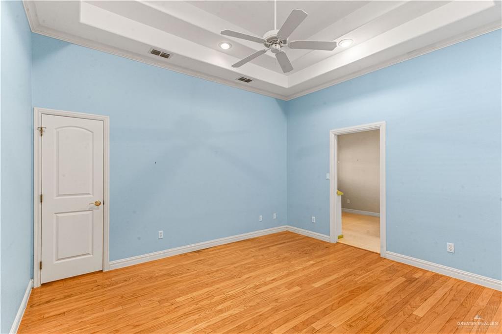 Photo 20 of 704 Redbud Avenue
