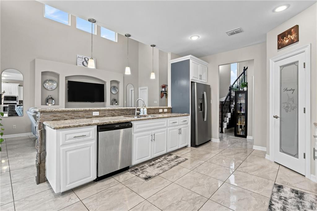 Photo 4 of 1904 Ridgeway Circle