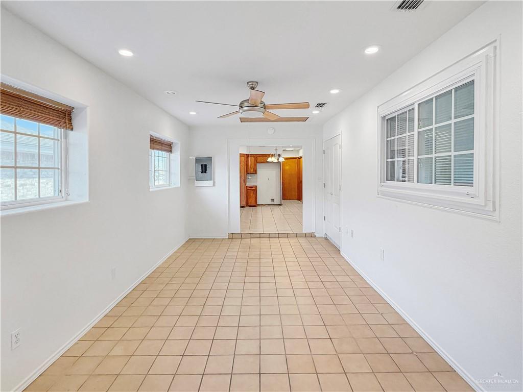 Photo 11 of 519 Venus Street
