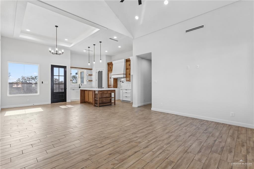 Photo 2 of 1816 Diplomat Drive