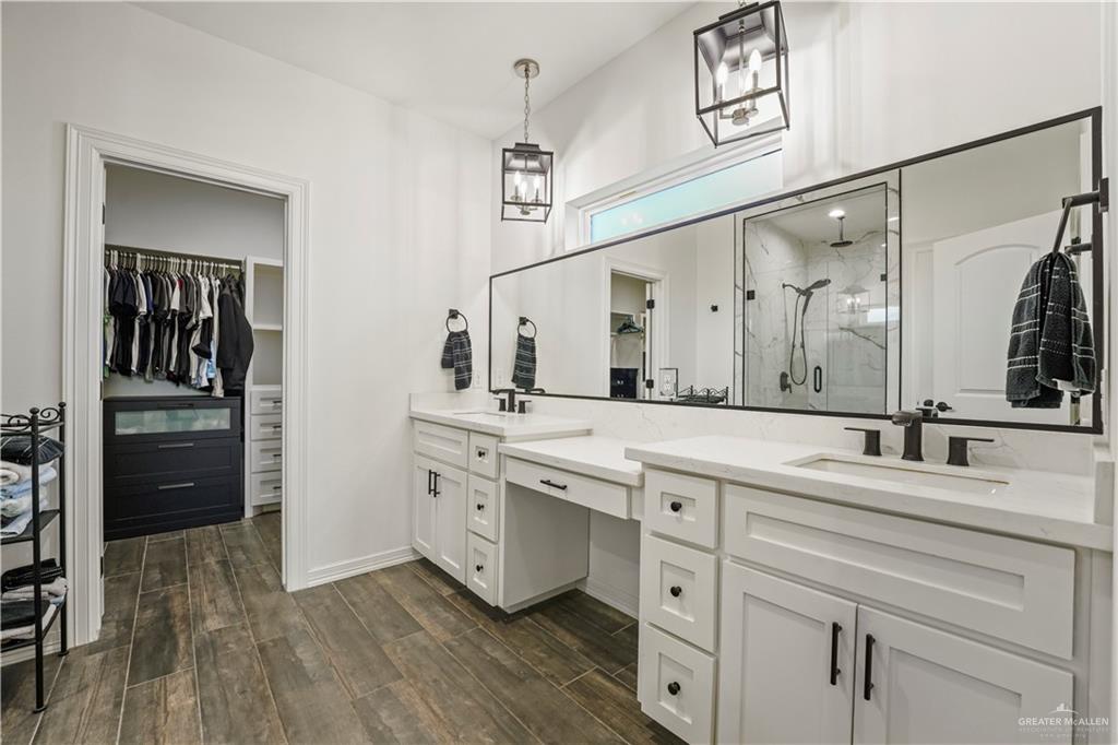 Photo 15 of 2811 Kingdom Drive