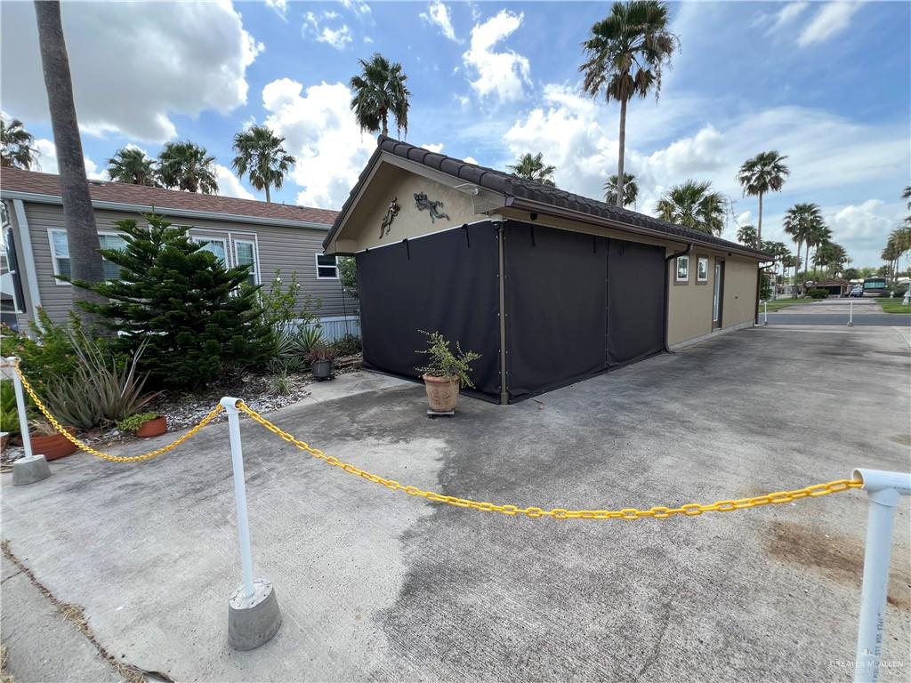 Photo 3 of 2082 Carmona East Street