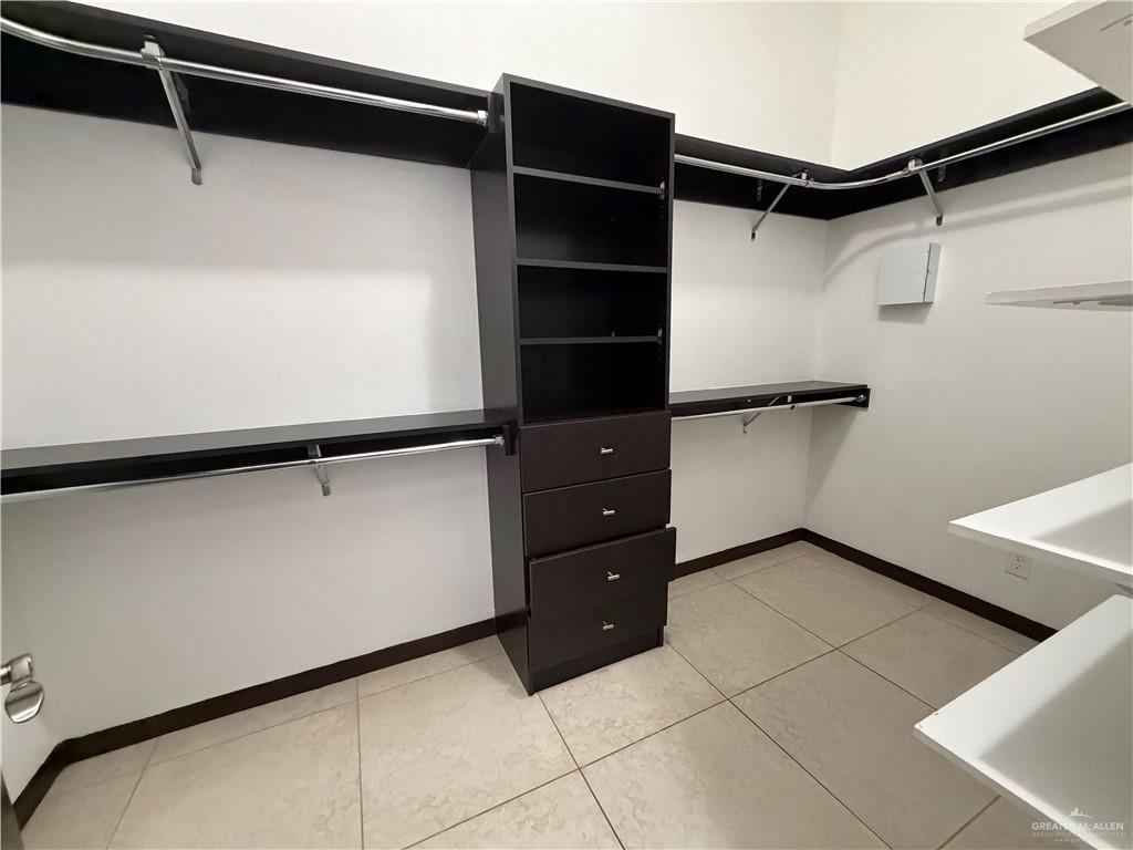 Photo 11 of 4217 Colbath Avenue #450B