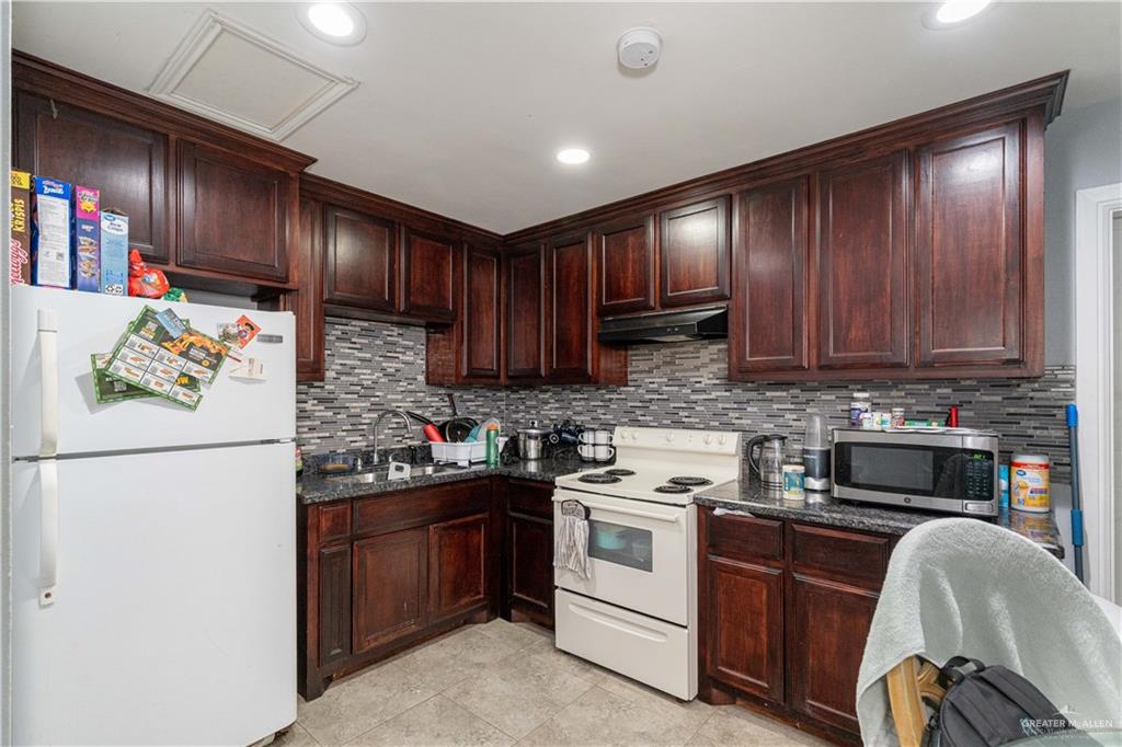 Photo 14 of 905 6th Avenue