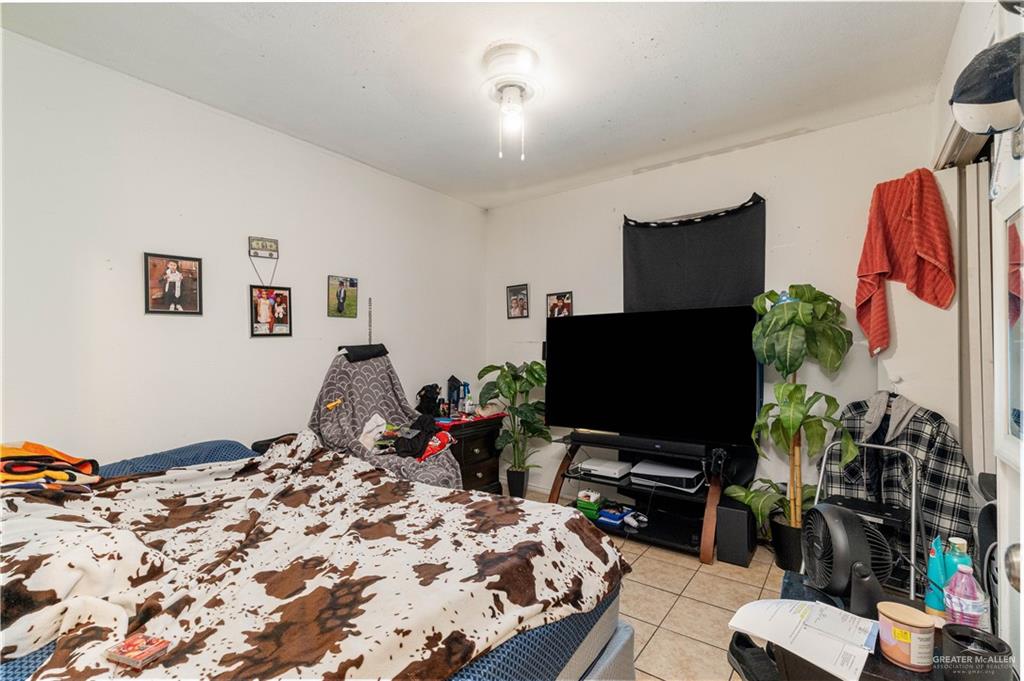 Photo 7 of 905 6th Avenue