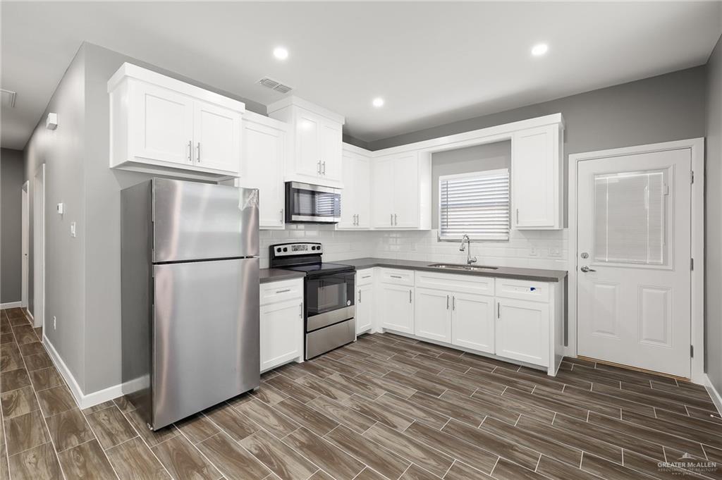 Photo 5 of 3704 Ventura Avenue