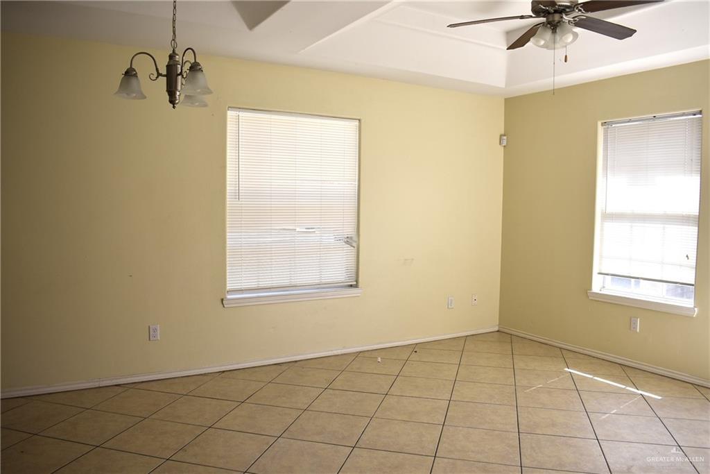 Photo 12 of 221 Albatross Avenue