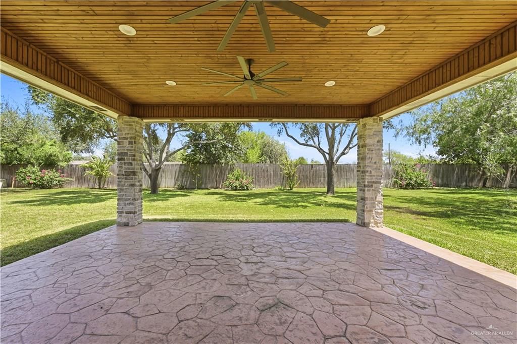 Photo 12 of 2623 Woodland Drive