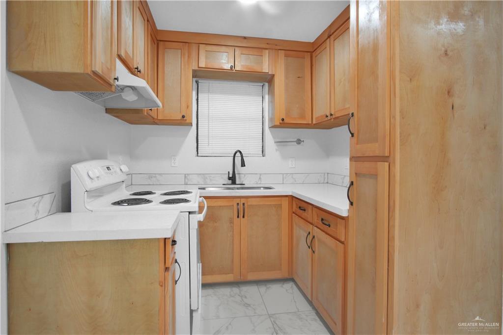 Photo 8 of 2815 Tierra Dorada Boulevard