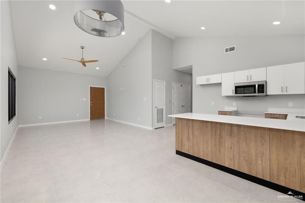 Photo 22 of 800 Oriole Road #2