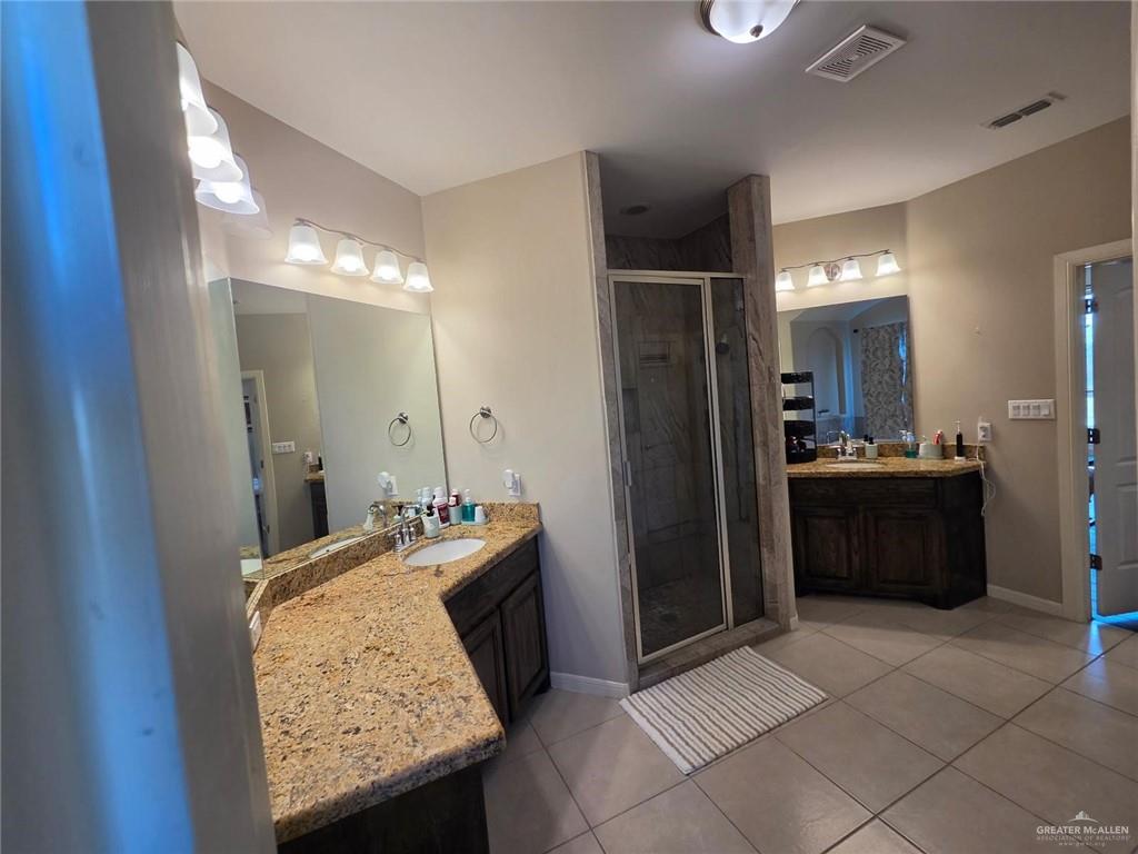 Photo 11 of 3901 Green Jay Drive