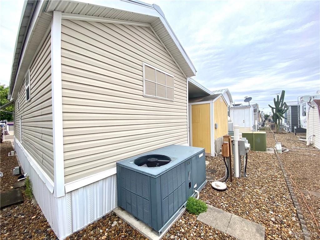 Photo 11 of 711 Pine Street