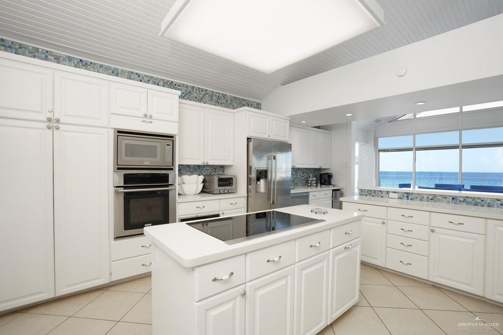 Photo 9 of 5909 Laguna Circle
