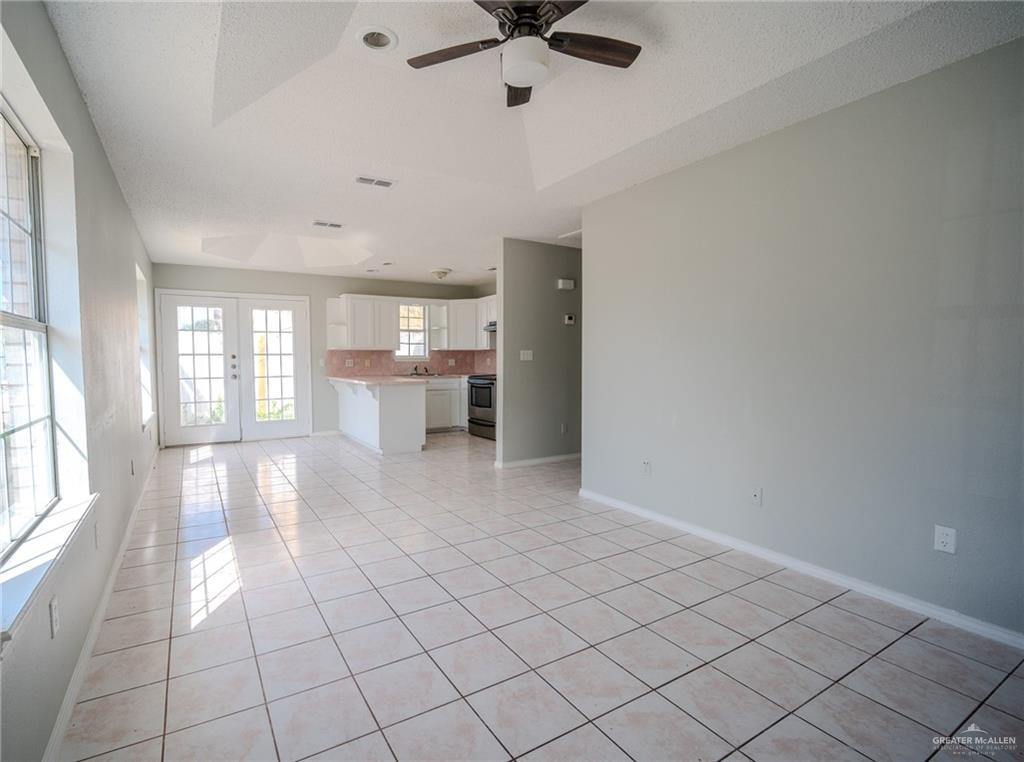 Photo 2 of 2913 Whitewing Avenue