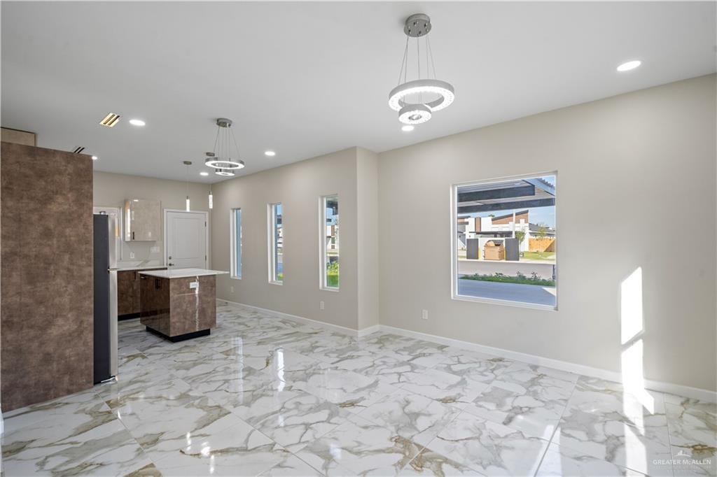 Photo 3 of 405 Onyx Avenue #1