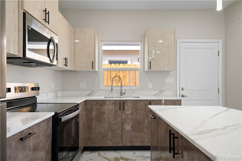 Photo 7 of 405 Onyx Avenue #1
