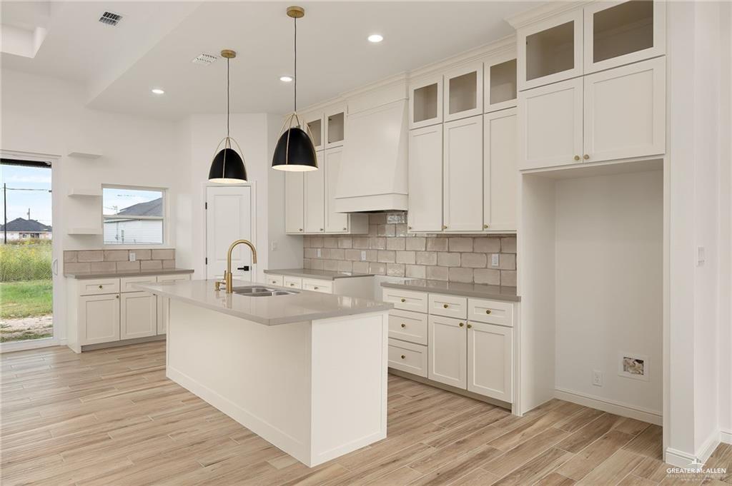 Photo 7 of 215 Barcelona Drive
