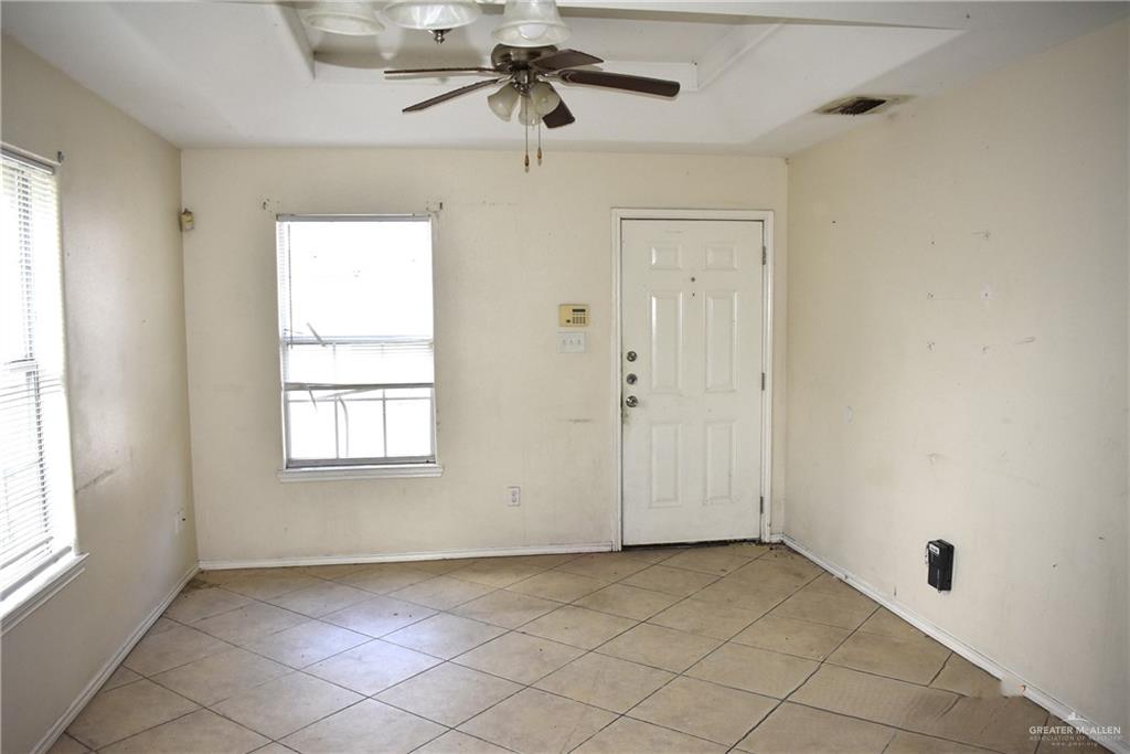 Photo 2 of 307 Albatross Avenue