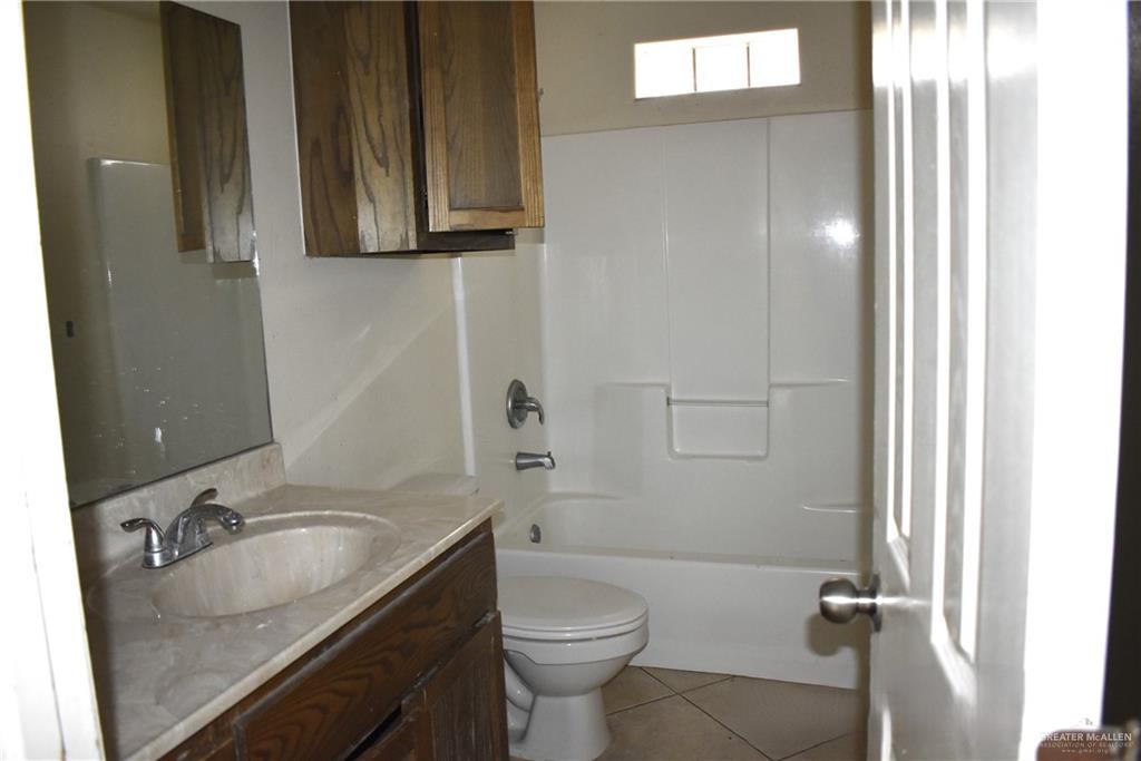 Photo 6 of 307 Albatross Avenue