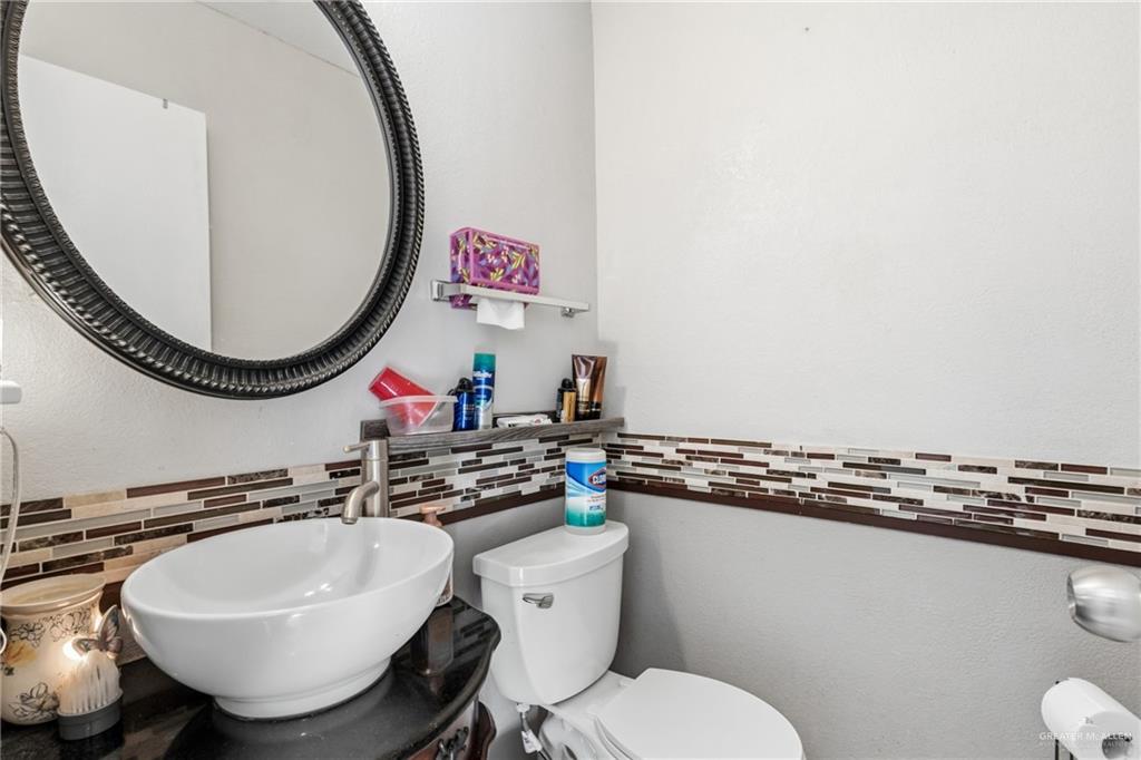 Photo 12 of 2124 Hawk Avenue