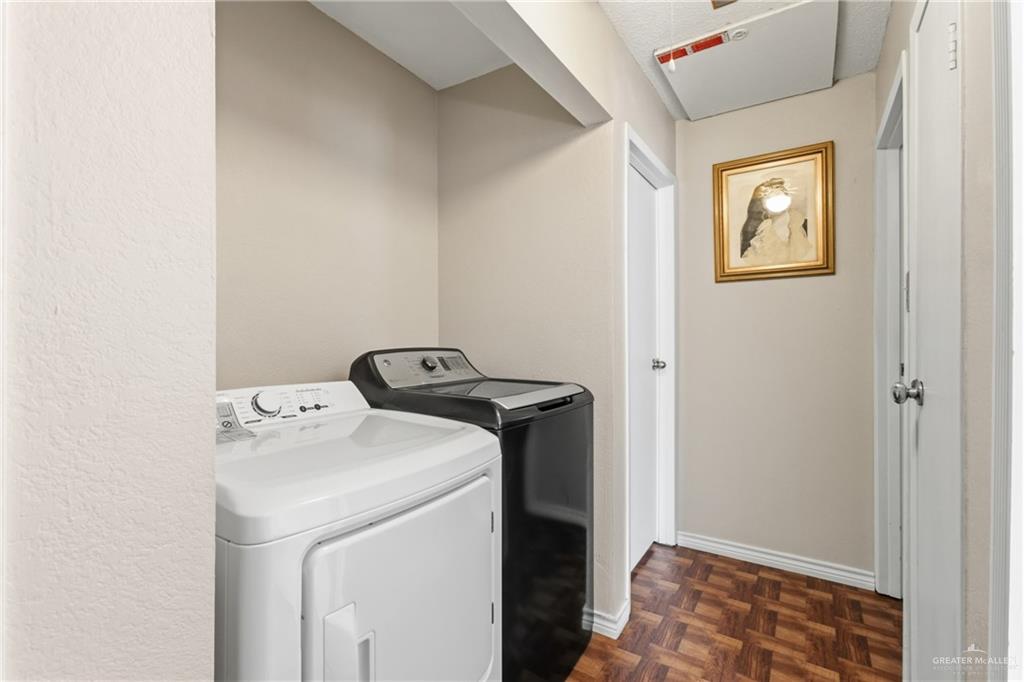 Photo 13 of 2124 Hawk Avenue