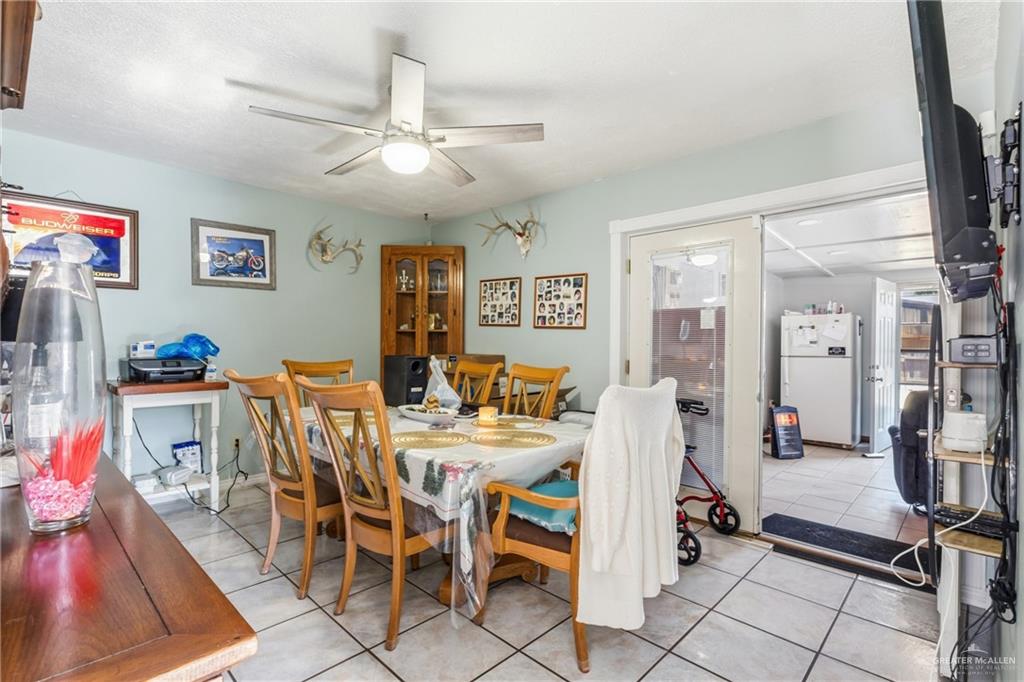 Photo 5 of 2124 Hawk Avenue