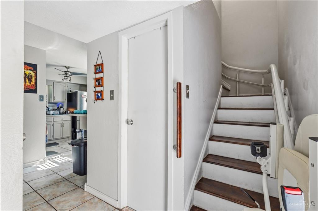 Photo 6 of 2124 Hawk Avenue