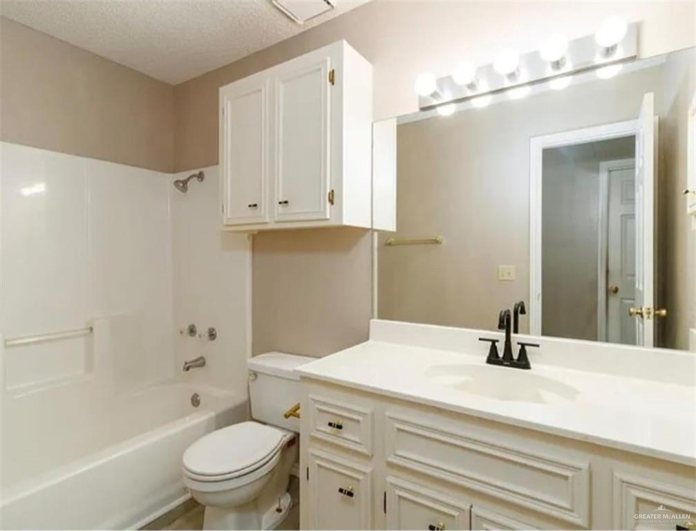 Photo 15 of 2807 Montgomery Drive