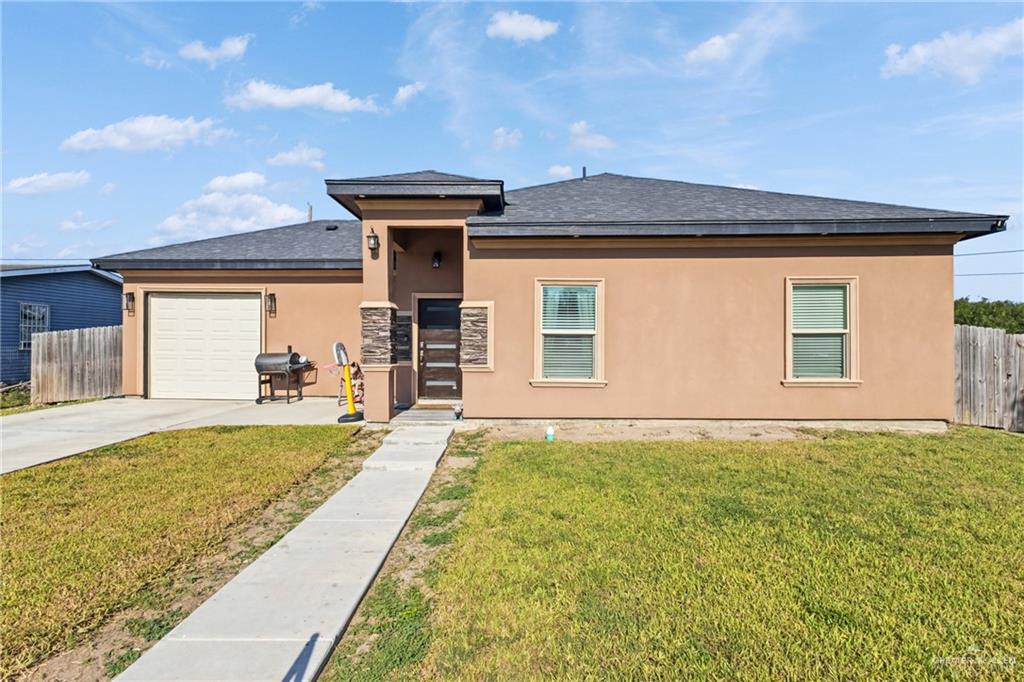 Photo 1 of 1209 Champion Drive, Donna