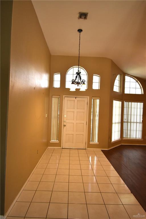 Photo 3 of 1308 Lincoln Avenue