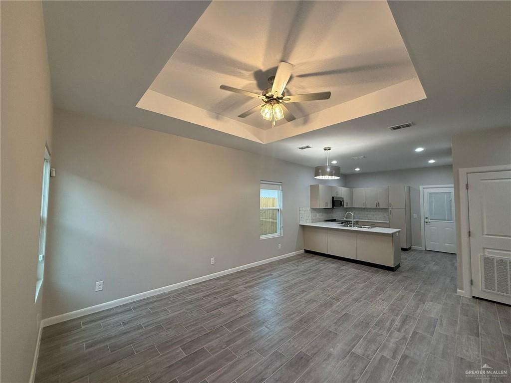Photo 3 of 800 Dove Avenue #4
