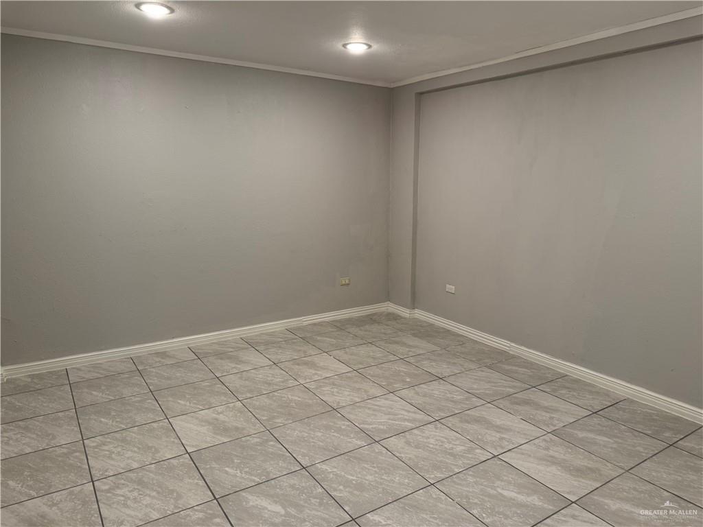 Photo 10 of 1018 Closner Boulevard
