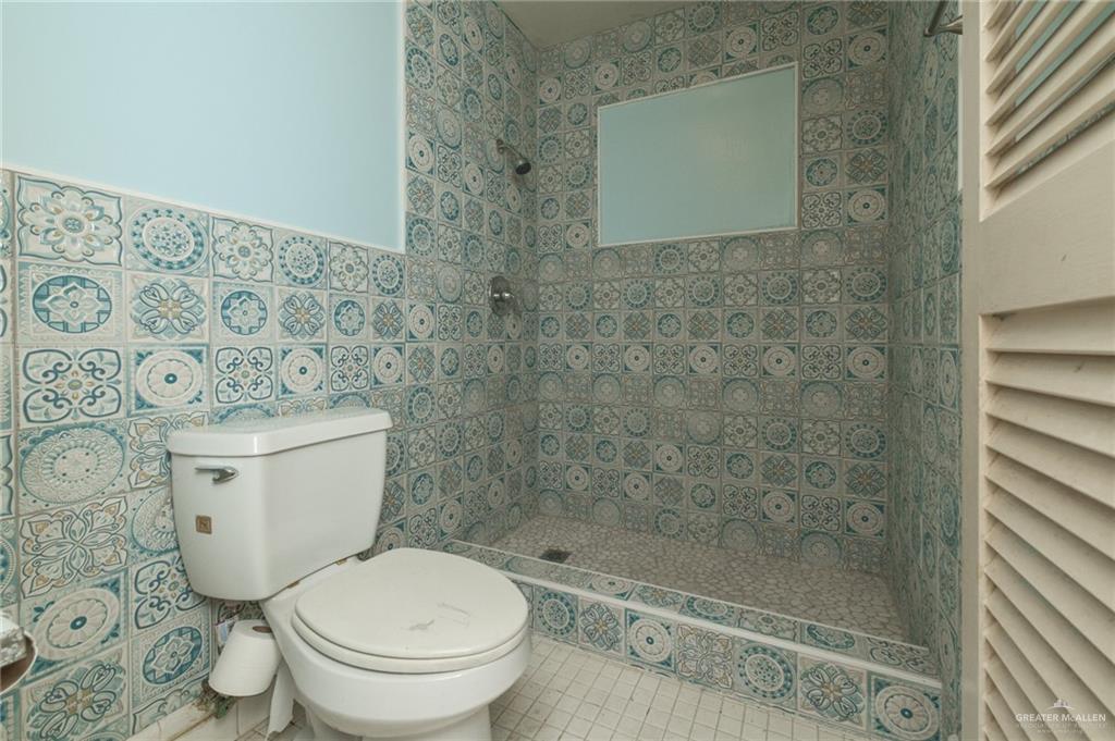 Photo 20 of 719 Walnut Avenue