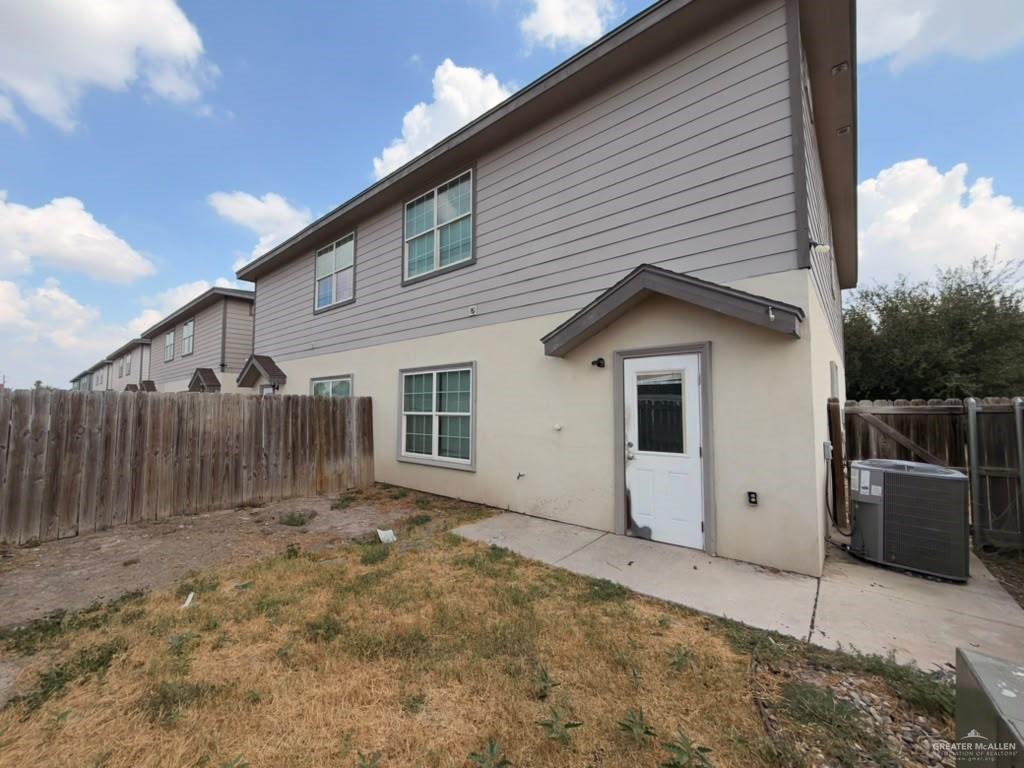 Photo 4 of 1513 Phoenix Street