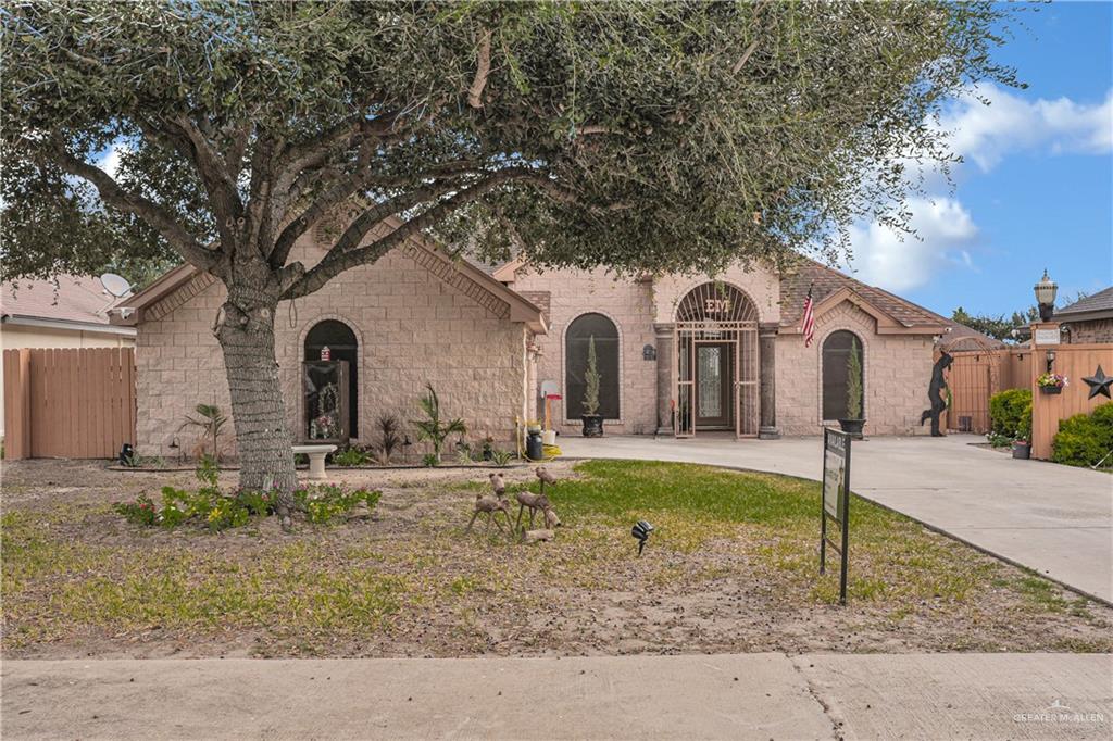 Photo 2 of 404 Los Ebanos Boulevard