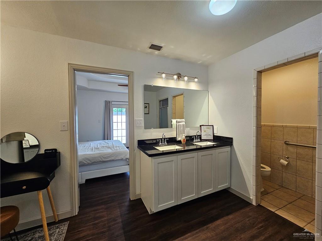 Photo 11 of 2704 6th Street