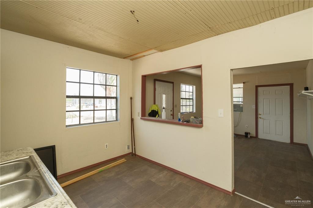 Photo 9 of 161 Elena Street