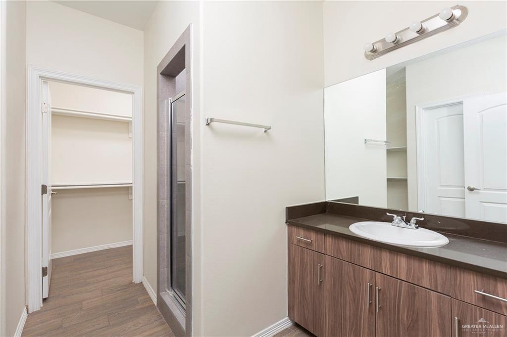 Photo 13 of 1702 Cortlandt Street